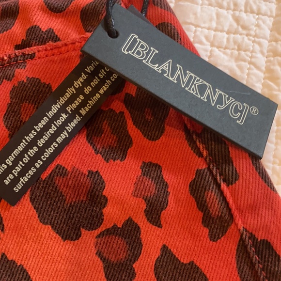 NWT BLANKNYC cheetah red and black cut offs shorts size 26 - Picture 6 of 15